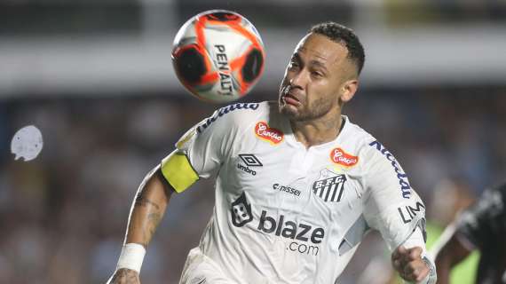 Neymar è tornato in campo col Santos: boato clamoroso dello stadio