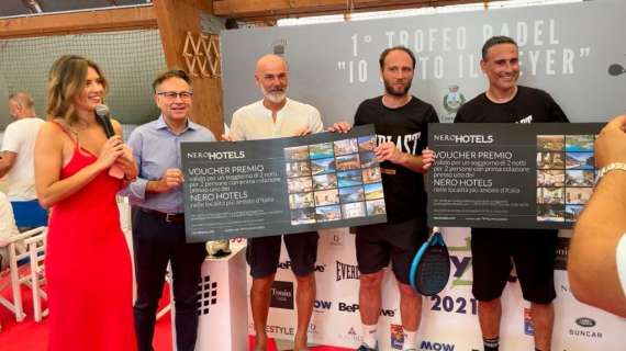 FOTO - Pioli premia Budel e Amoruso, vincitori del torneo di padel "Io aiuto il Meyer"