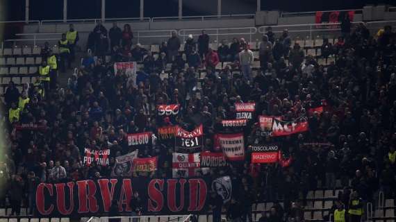 Il coro della Sud all'ingresso del Milan per il riscaldamento: "Noi vogliamo undici Gattuso"