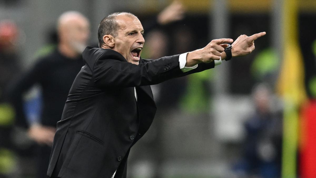 Allegri: “Contenti del primo posto ma la strada è ancora lunga. Profilo basso, parlare poco e lavorare molto”