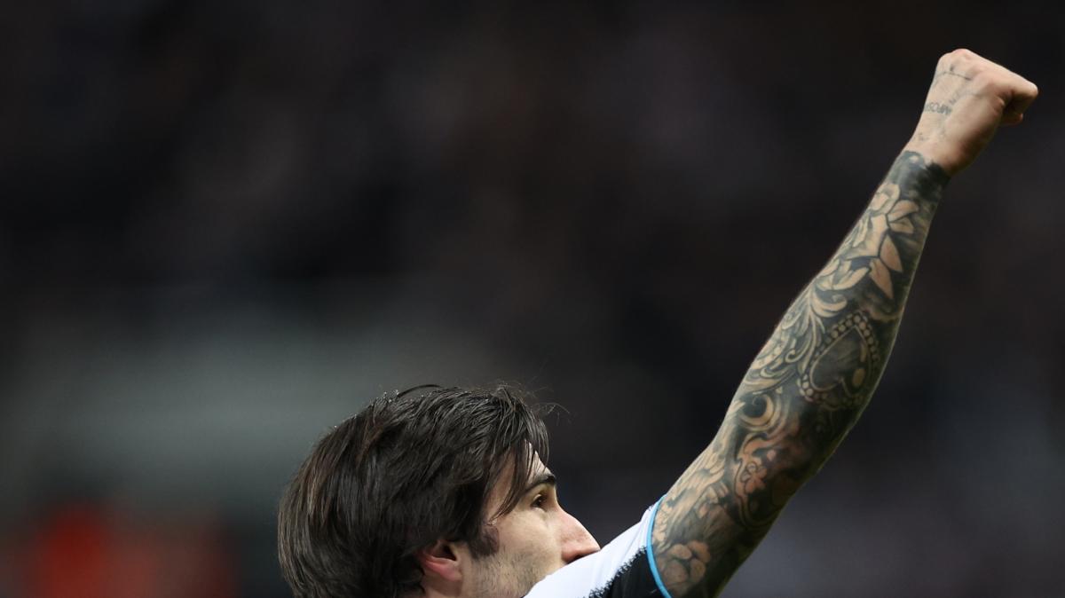 Il Newcastle di Thiaw e Tonali (il primo a segno all'andata, il secondo al ritorno) è agli ottavi di Champions