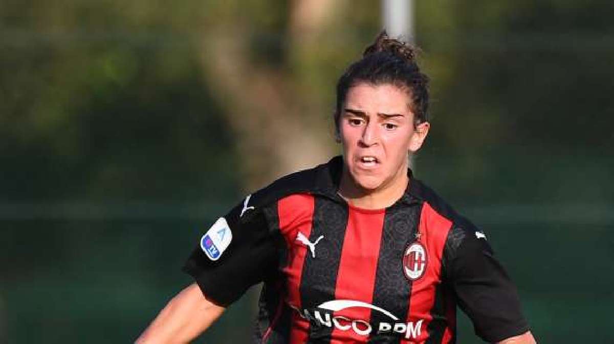 Linda Tucceri Cimini (AC Milan) hand ball during AC Milan vs ACF Fiorentina  femminile, Italian football Serie A Women match in Milan, Italy, May 09  2021 Stock Photo - Alamy