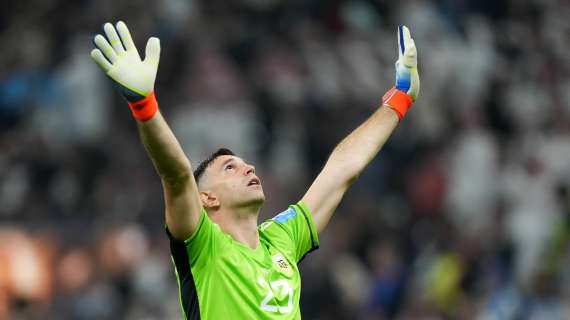 Man Utd, porte girevoli: Onana in uscita, contatti col Dibu Martinez