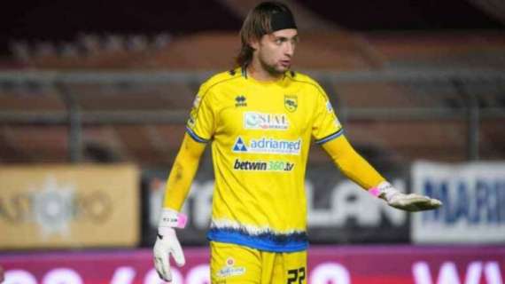 Clamoroso a Pescara: Plizzari para tre rigori da infortunato, biancazzurri in B!