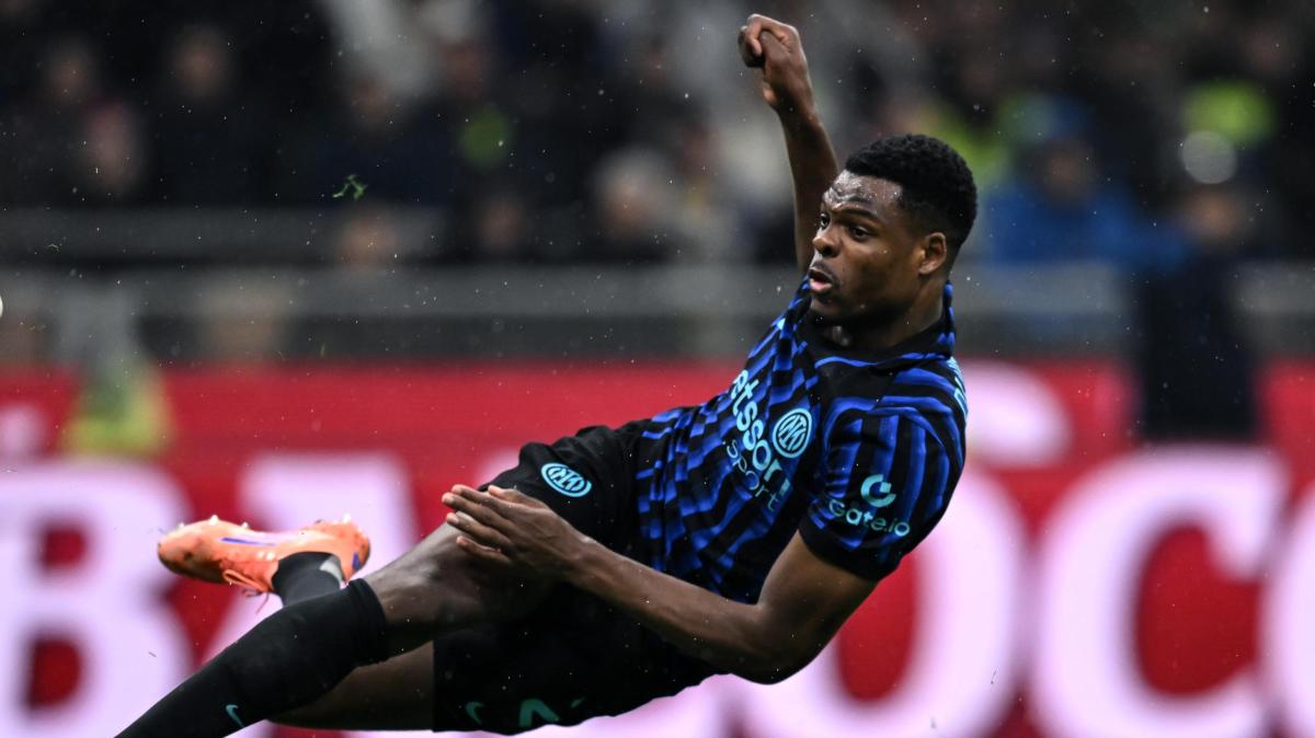 Liverpool, tentativo per Dumfries. L'Inter farà muro