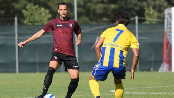 Salernitana, occhi su Veseli per la difesa 