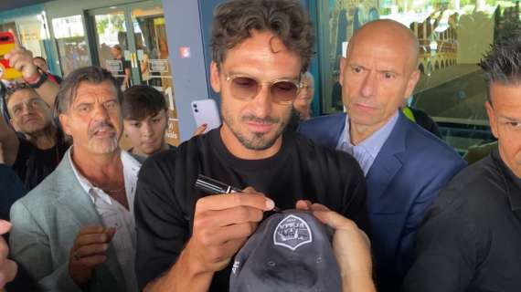 Roma, Hummels è arrivato a Fiumicino. Ora le visite e la firma