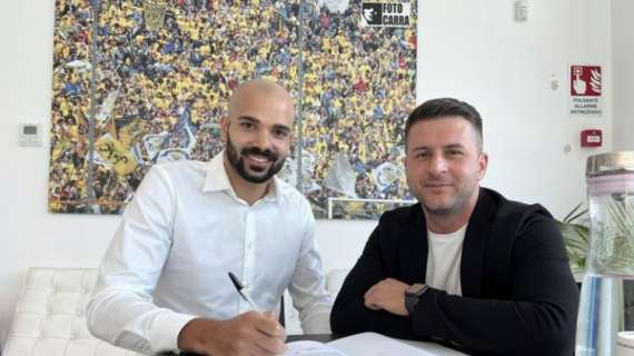 ESCLUSIVA - Parma-Santurro: ecco la foto della firma 