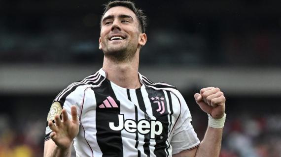 Juventus, Chiellini blinda Vlahovic: "Resta fino a giugno"