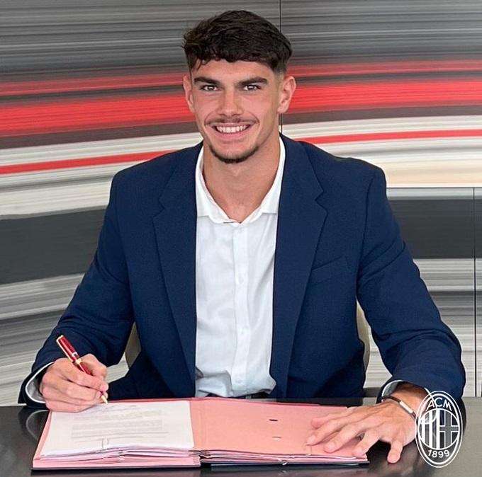 UFFICIALE: MIlan, ecco Noah Raveyre per la Primavera