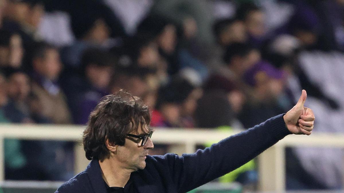 Fiorentina, traballa la panchina di Vanoli 