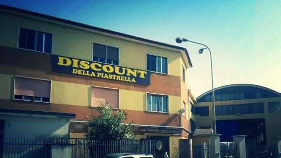 FOTO - Discount Della Piastrella di Lello Aprea vi aspetta a Castellammare di Stabia.