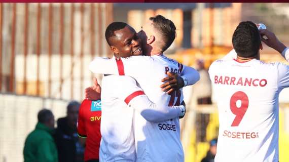 La Reggina vince 3-1 il recupero di campionato e si avvicina alla vetta