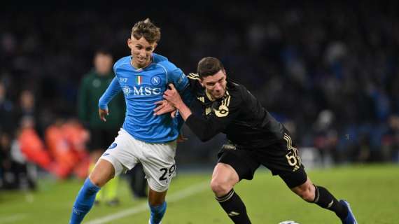 Jesper Lindstrøm in viaggio verso Liverpool: è fatta per il passaggio dal Napoli all'Everton