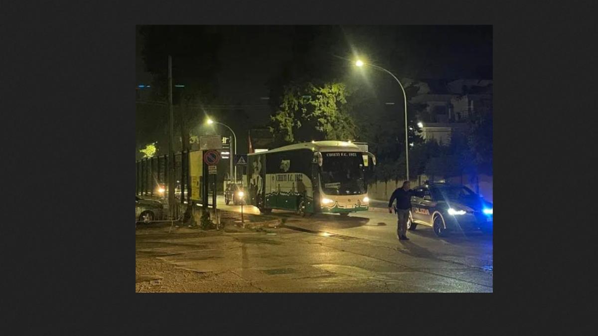 Squadra di Serie D colpita da sassi al rientro dalla trasferta persa