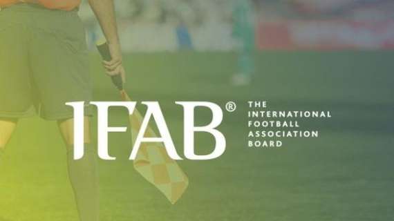 UFFICIALE: IFAB, confermati i 5 cambi a partita. Si allungano le panchine