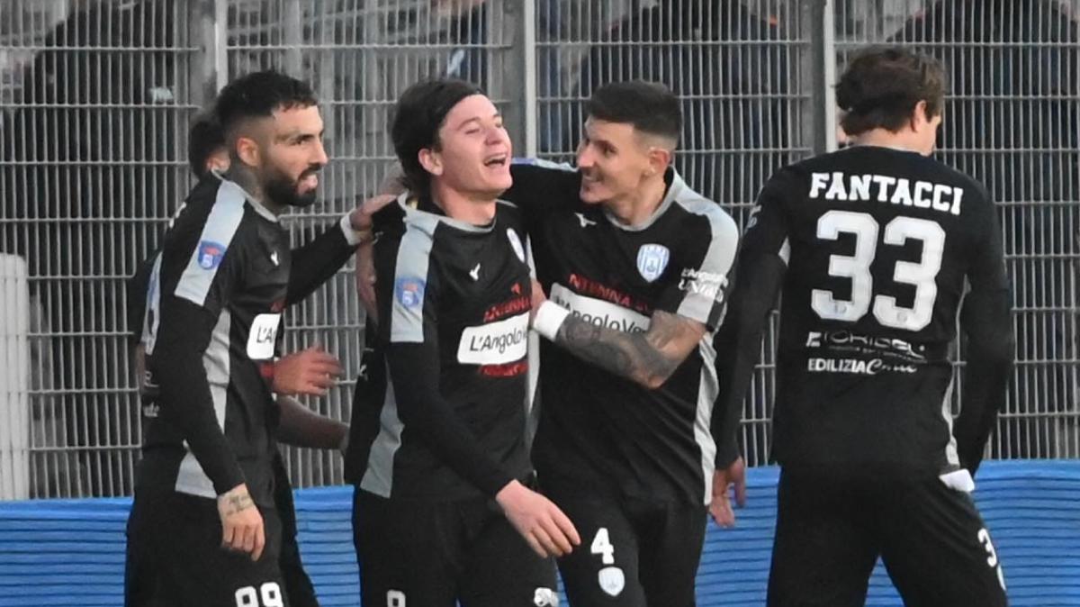 Virtus Francavilla, scacco matto al Manfredonia: i nuovi acquisti firmano il colpo grosso!