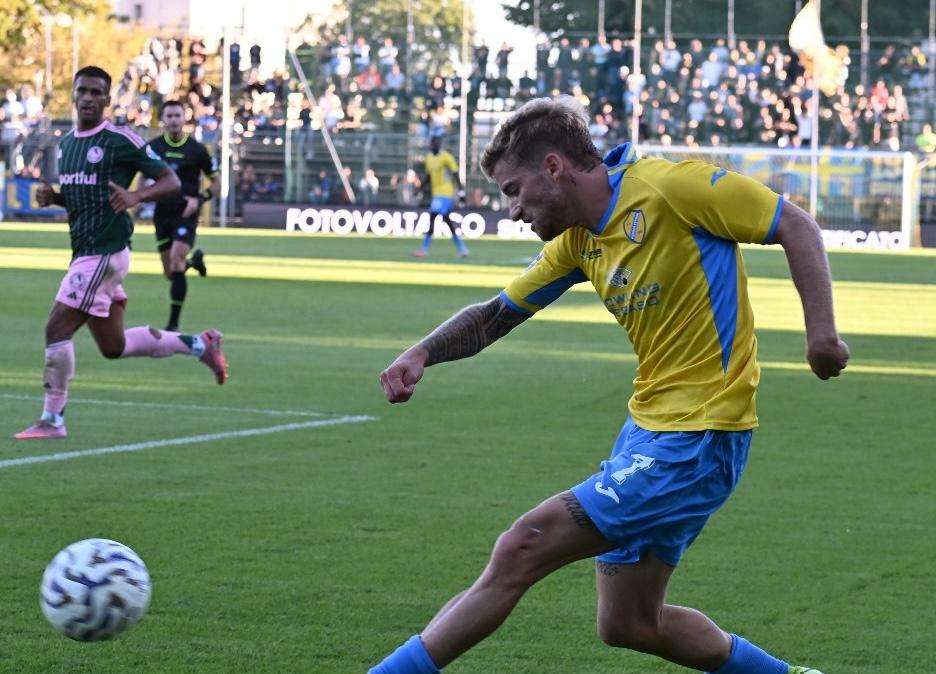 Pergolettese, cessione ufficiale: Giacomo Tomaselli passa al Latina