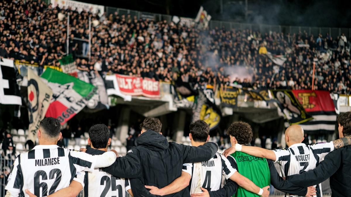 Ascoli, febbre trasferta: i tifosi invadono il Molise per l'ultima battaglia