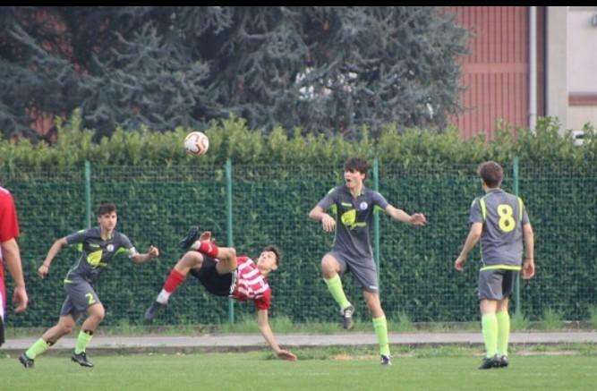 Svincolati - Centrocampista che ha giocato in D con Matera, Nocerina e Puteolana