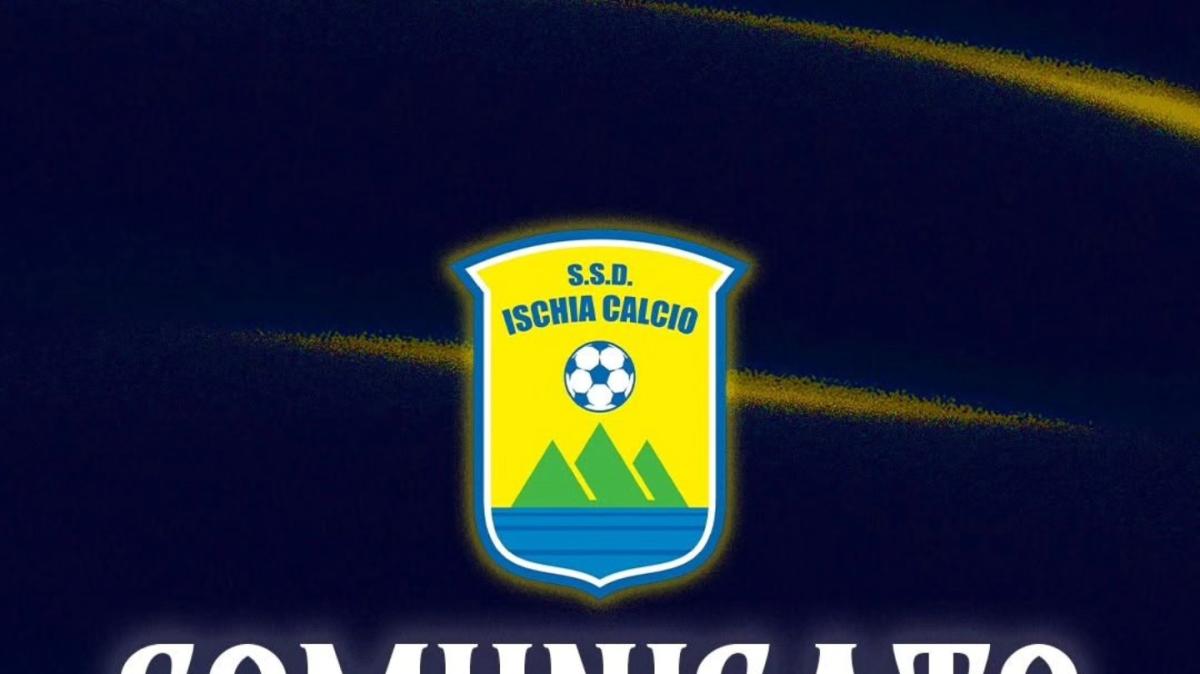 Passaggio di consegne all'Ischia: il gruppo squadra saluta Taglialatela e accoglie Lauro