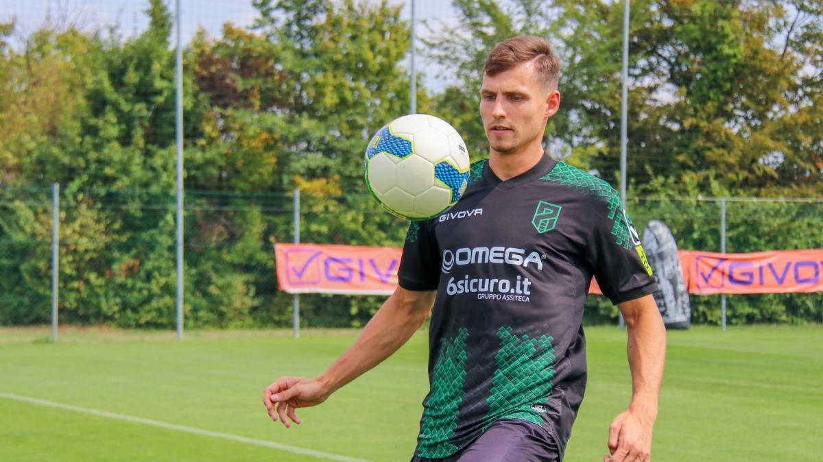 Ravenna su Dubickas: il centravanti della Ternana nel mirino per gennaio