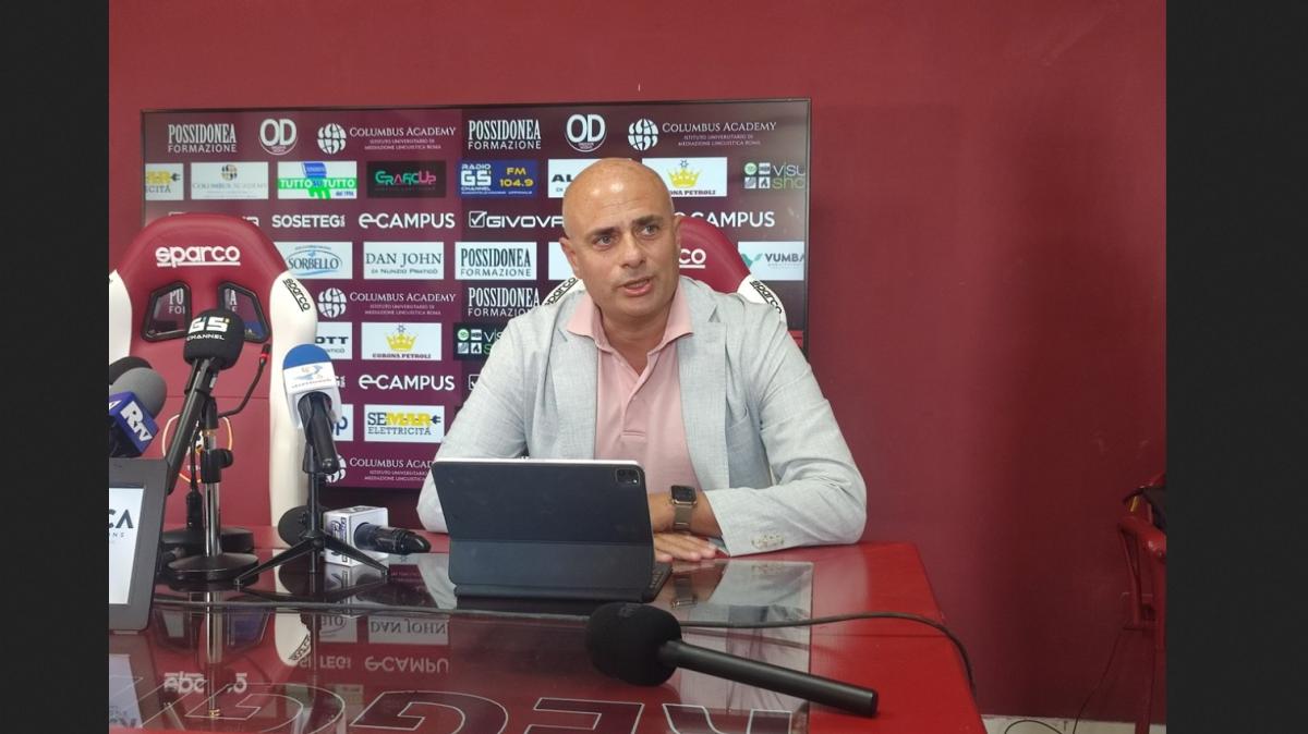 Reggina, il ruggito di Praticò: «Dobbiamo fare otto vittorie e poi vedere dove siamo»