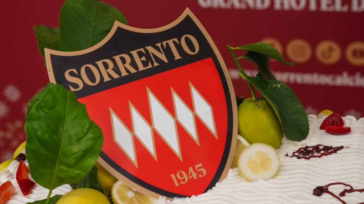 Sorrento, mercato di gennaio mirato: tre cessioni certe e possibili innesti mirati