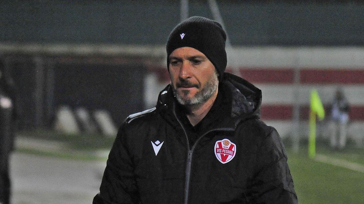 Vis Pesaro, stallo in panchina: il calciomercato resta bloccato in attesa di Stellone