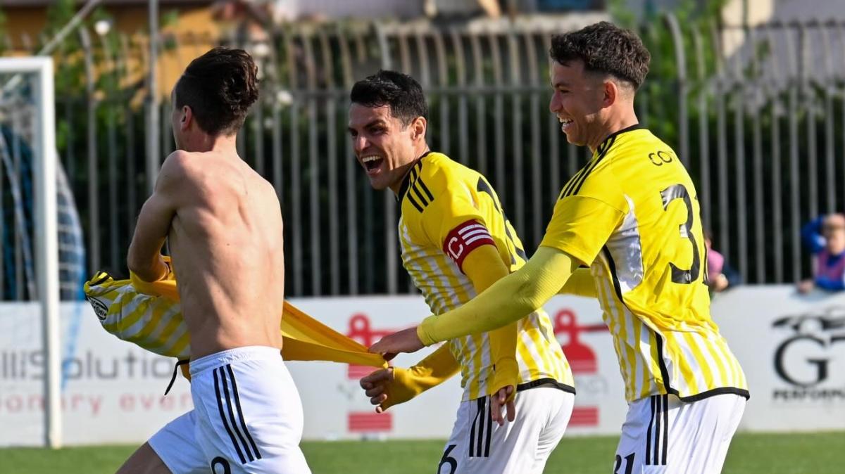 Serie D, il punto sul girone E: Il Grosseto frena ma prenota la Serie C. Crollo Tau, il Siena vola e la lotta salvezza si infiamma