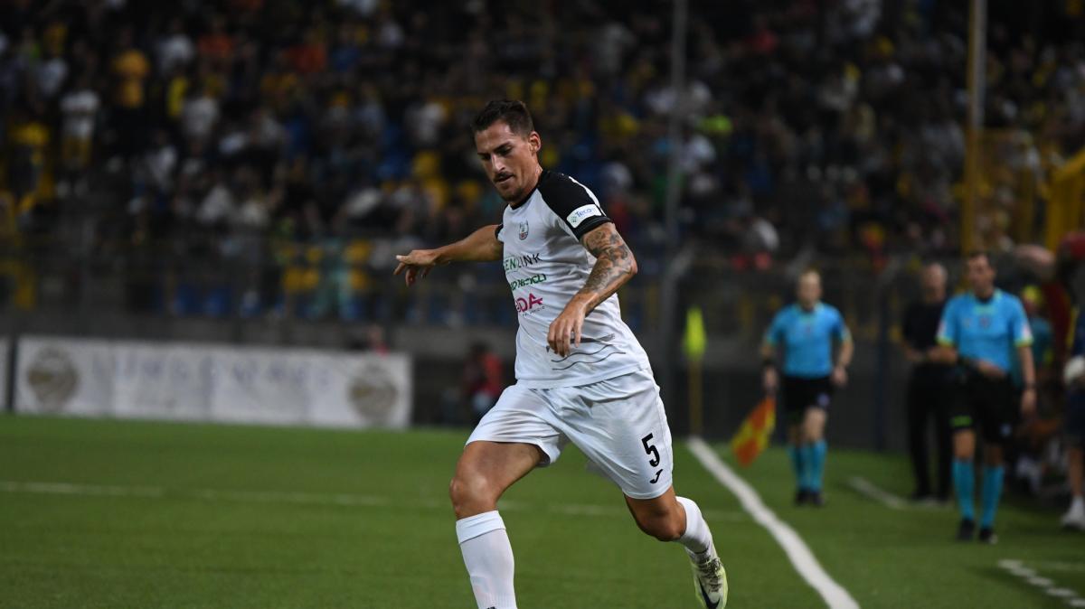 Catania scatenato sul mercato: dopo Miceli spunta un colpo dal Crotone