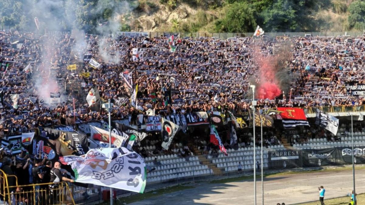 L'Ascoli fa festa: il 3-0 all'Union Brescia vale la Serie B!