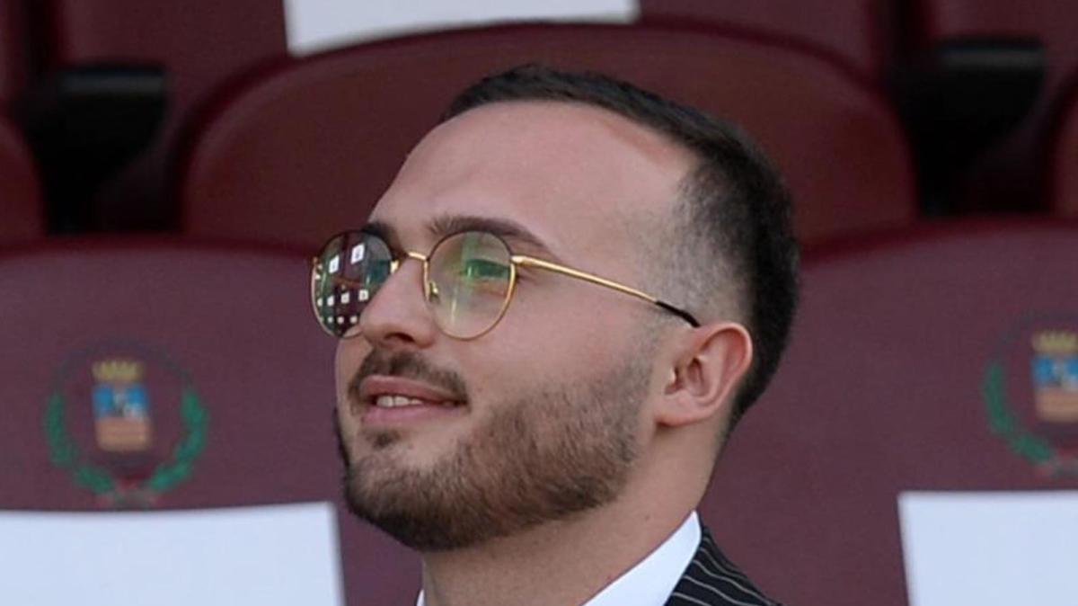 Pro Vercelli, il ds Fimmanò: «La crescita si vede, ma chi ha maggiore esperienza è chiamato a guidare i più giovani nel mare in tempesta»