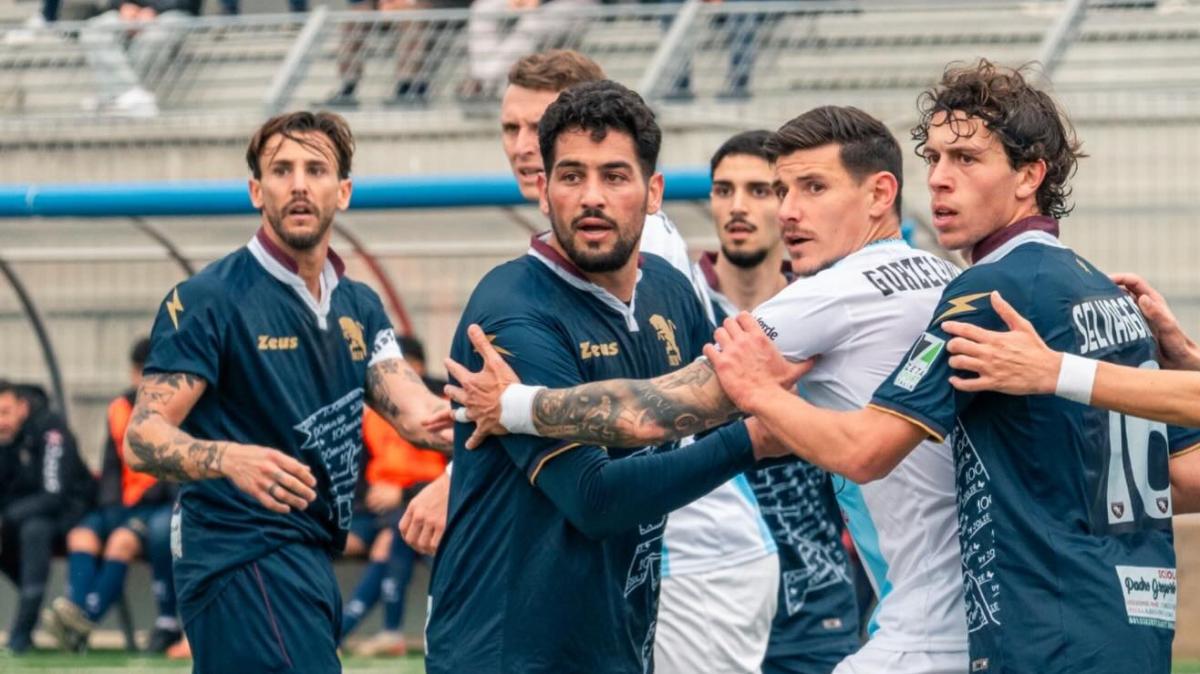 Lotta retrocessione dalla D all'Eccellenza a tre gare dalla fine. In sei sono già fuori dai giochi