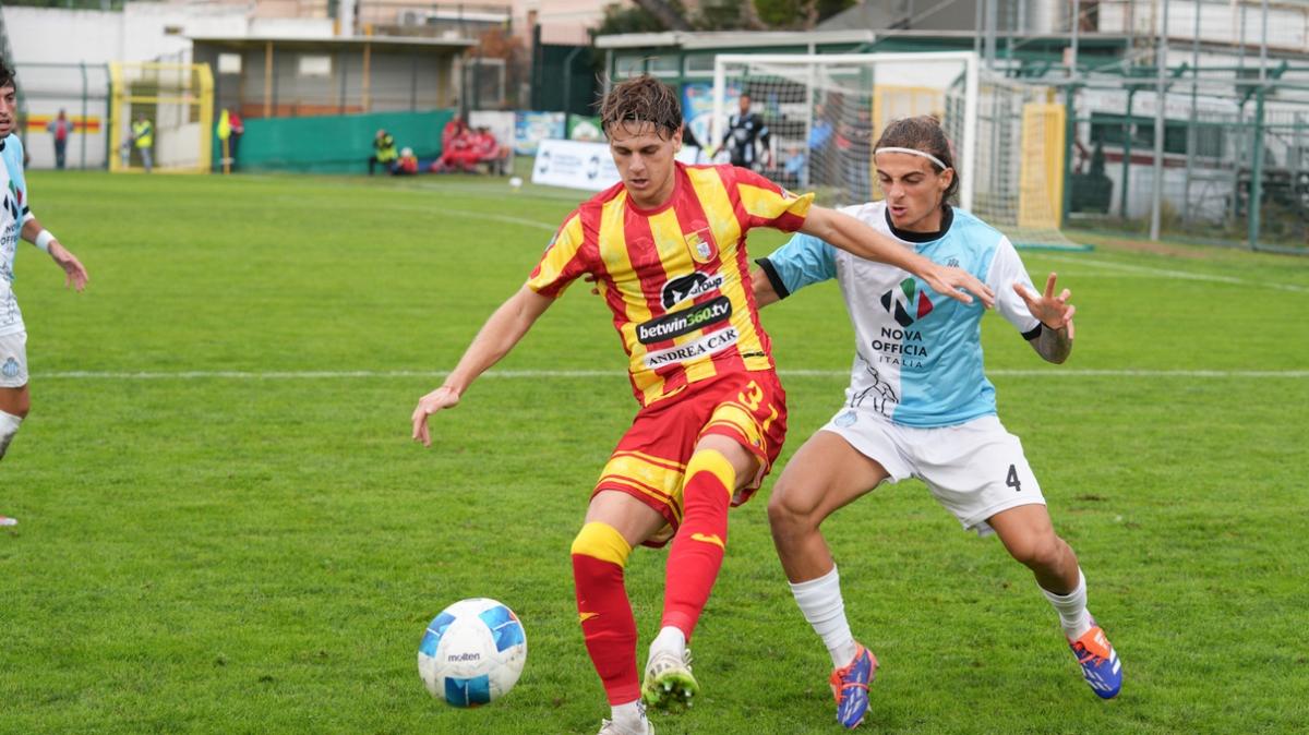 Giulianova, si chiude l'esperienza di Grisley: rescisso il contratto del centrocampista