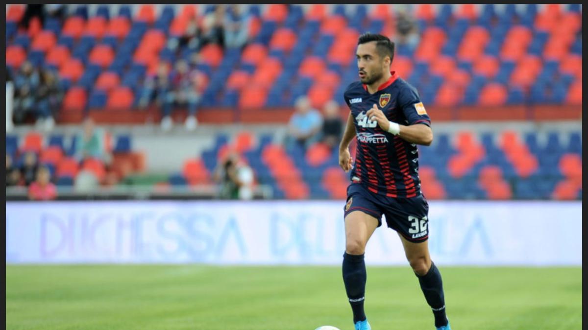 Tegola Cosenza: infortunio shock dopo la rifinitura, l'attacco è a pezzi