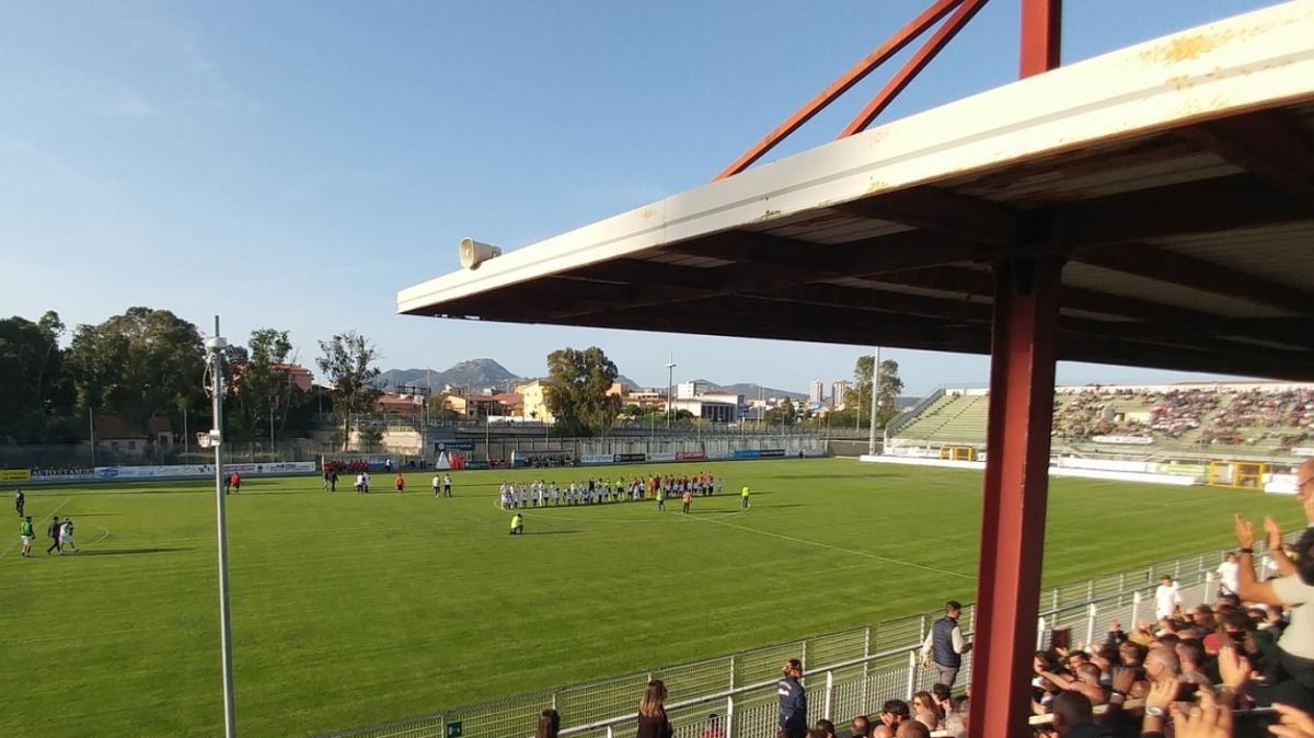 Olbia, tre partite per agguantare almeno i play-out. Rientrato il "caso" Corda