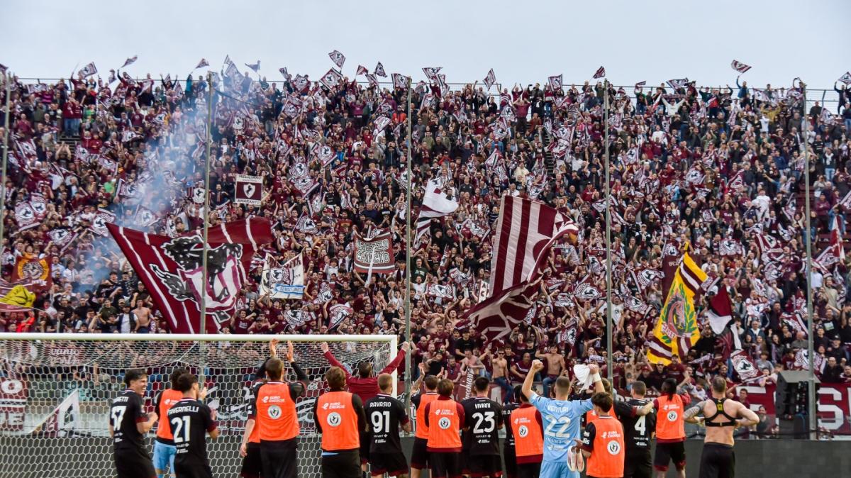 Tutti allo stadio per l'Arezzo: arrivano centinaia di posti in più per il big match