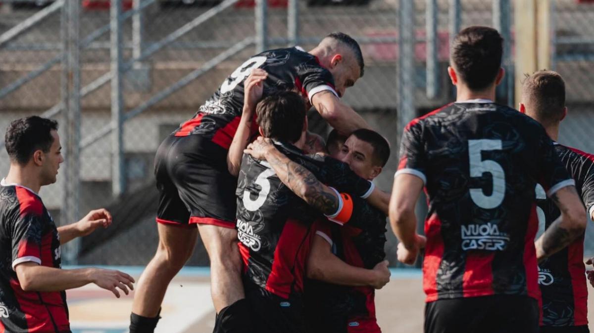 Fiorenzuola batte Pontenurese 2-0 e allunga in vetta: decisivi Mata e Iori