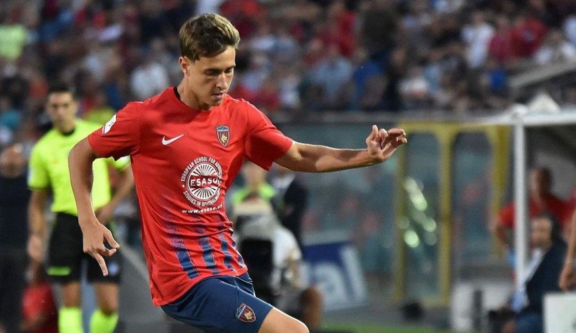 Allarme Cosenza: infortunio in allenamento, sospetto stop lungo per il giovane baluardo Cimino