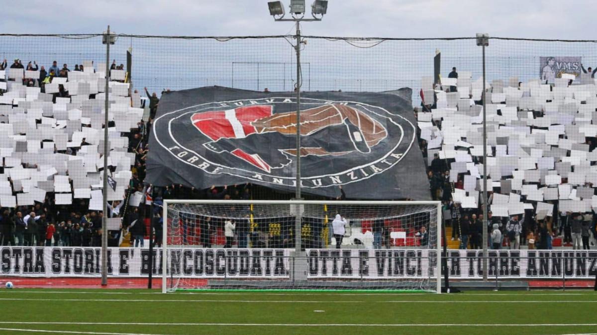 Savoia, stop alle trasferte: il Viminale firma il divieto totale dopo le violenze