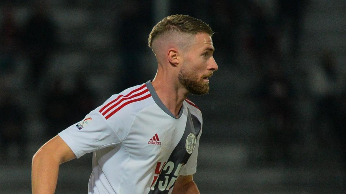 Calciomercato - Un esperto difensore avellinese piace in Serie C