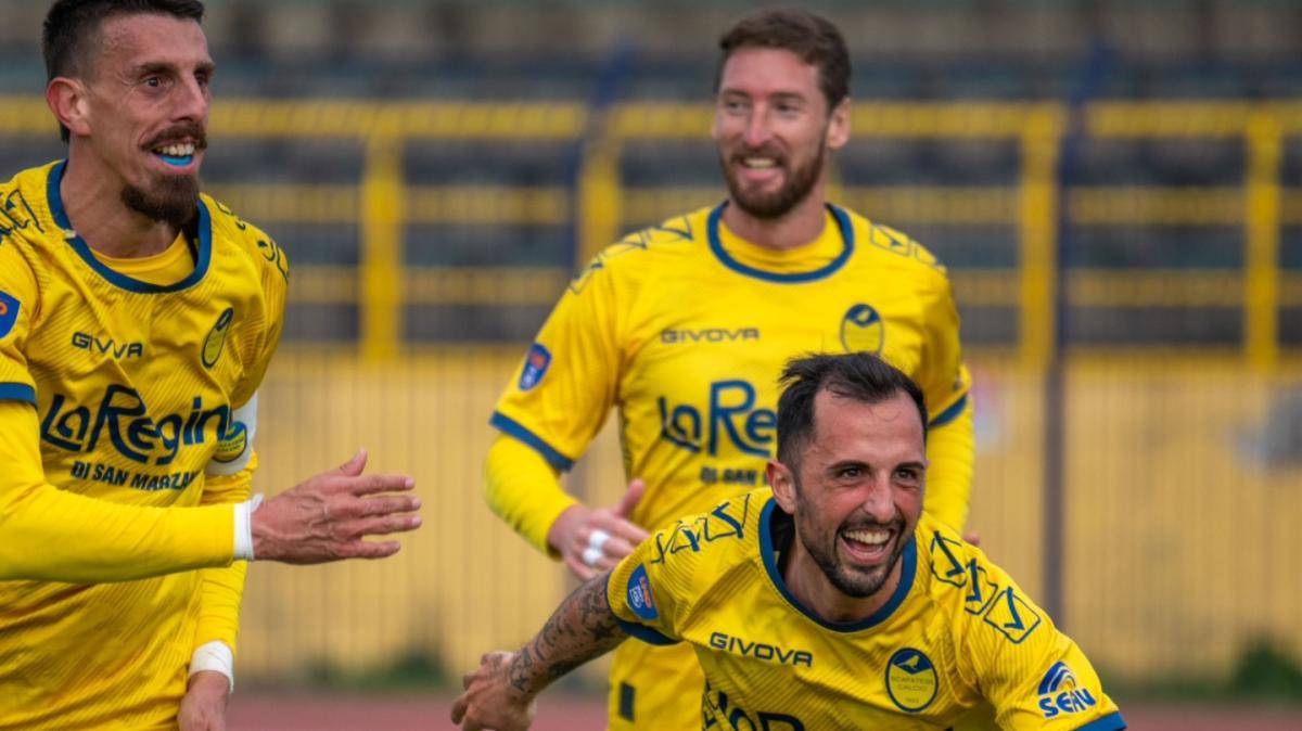 Scafatese atomica: Convitto e un super Dambros schiantano il Cassino, primato blindato