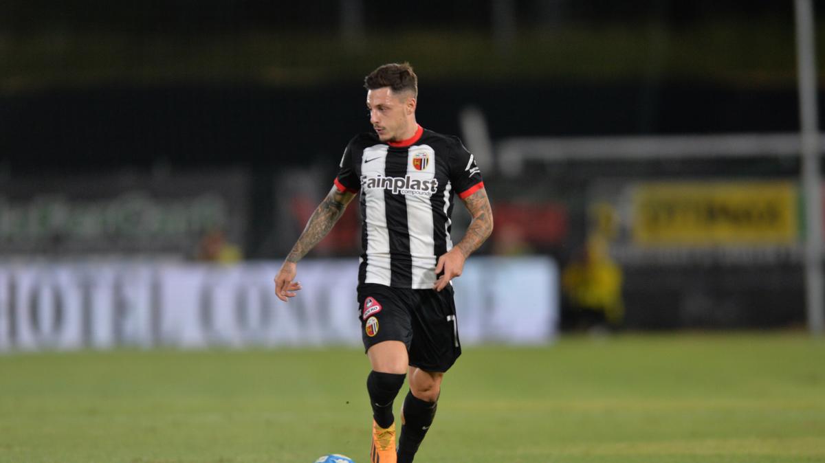 Millico scatena l'asta: poker di pretendenti per il calciatore del Casarano