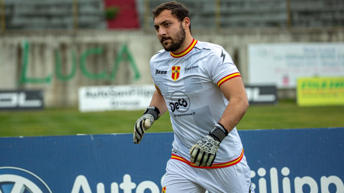 Marone al Giugliano, trattativa calda: il portiere del Pineto nel mirino dei campani