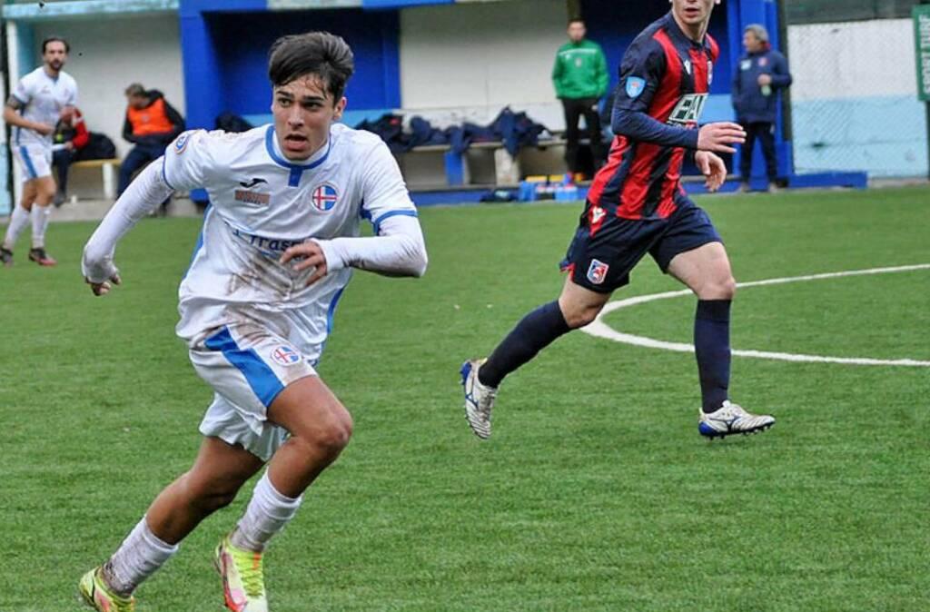 Vigor Senigallia e Sammaurese sulle tracce di un 21enne centrocampista