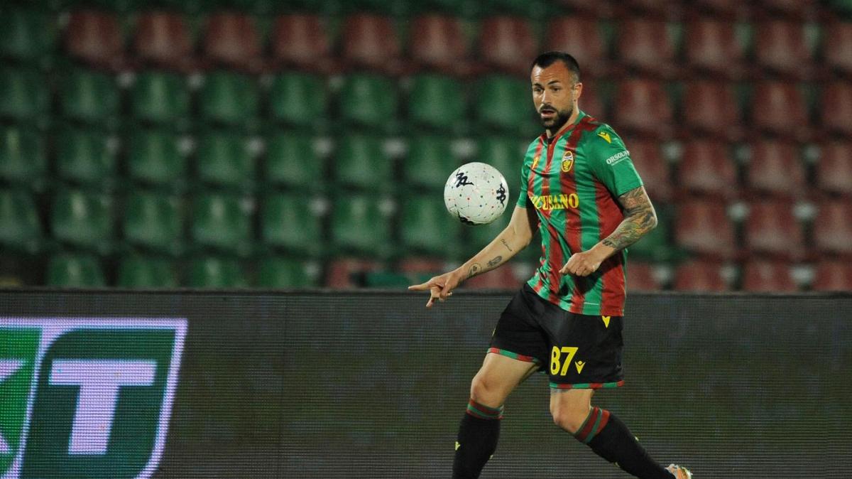 Pro Vercelli scatenata sul mercato: pronto un biennale per lo scippo alla Ternana