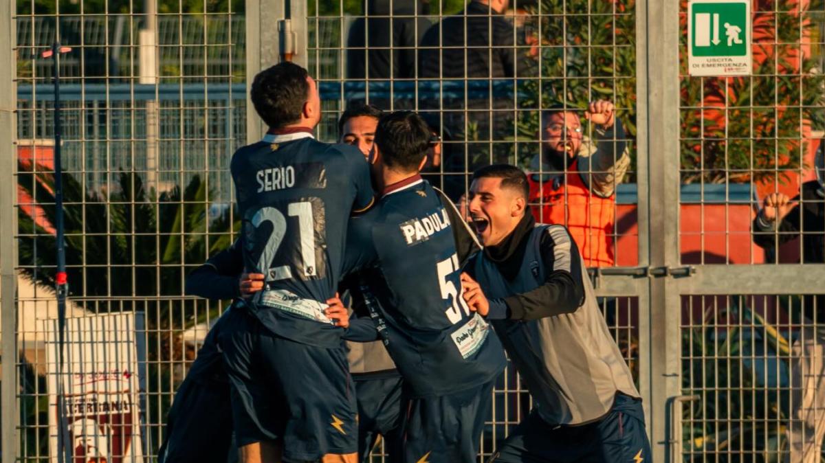 Serie D Girone H: l'Acerrana cambia tutto con 51 elementi, primato assoluto tra i nove gironi