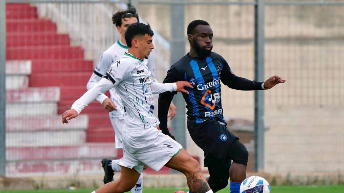 Castro dal dischetto regala la vittoria al Bisceglie in 10 contro il Bitonto