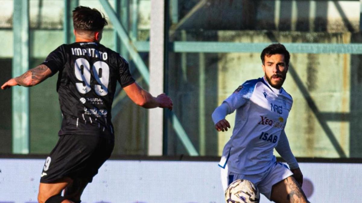 Il Siracusa perde di misura la sfida contro il Monopoli